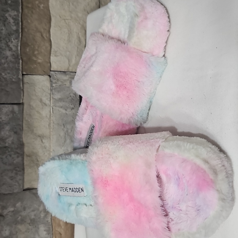 Steve Madden Peaceful Pastel Tie Dye Faux Shearling Slippers 7